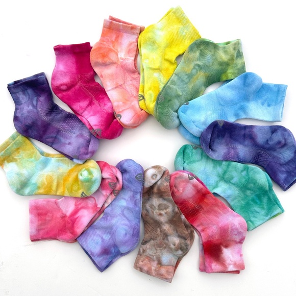 Peach Tie Dye Socks Ice Dye Ankle Socks Coral Pink Tie Dye Mid Crew Hand Dyed - Picture 3 of 4